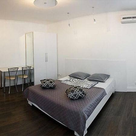 Great Studio Near The Pechersk Киев Экстерьер фото